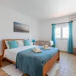Prázdninový dům Modern Algarve With Heated Pool And Access Altura