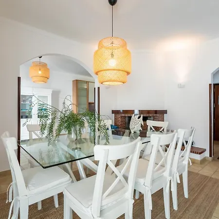 Modern Algarve With Heated Pool And Access 別荘 *