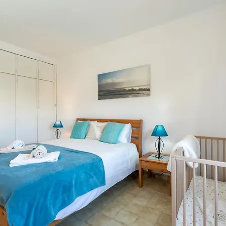 Modern Algarve With Heated Pool And Access Altura