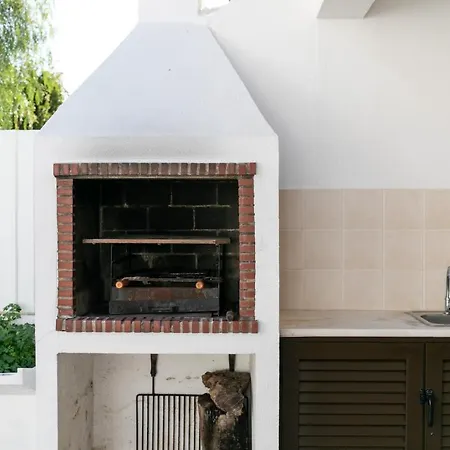 Modern Algarve With Heated Pool And Access Holiday home Altura