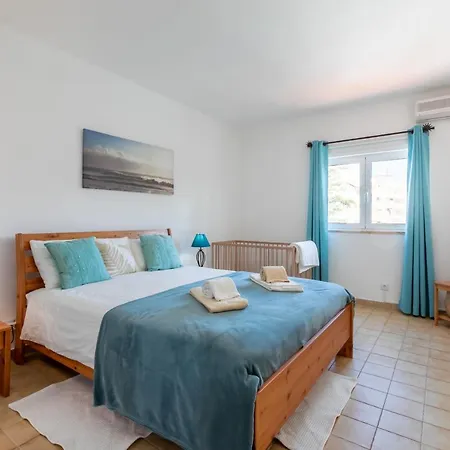 Holiday home Modern Algarve With Heated Pool And Access Altura