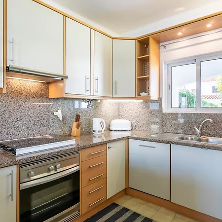 Modern Algarve With Heated Pool And Access Altura