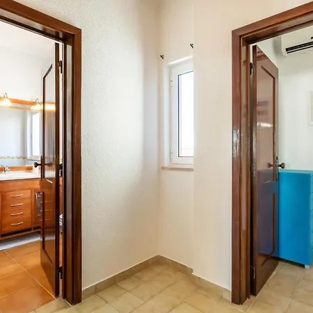 Modern Algarve With Heated Pool And Access Altura