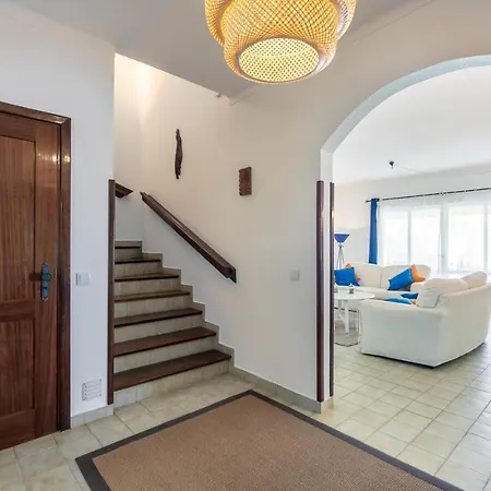 Modern Algarve With Heated Pool And Access Altura
