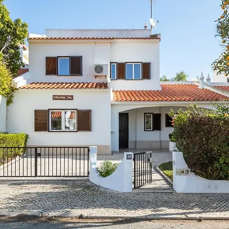 Modern Algarve With Heated Pool And Access Holiday home Altura