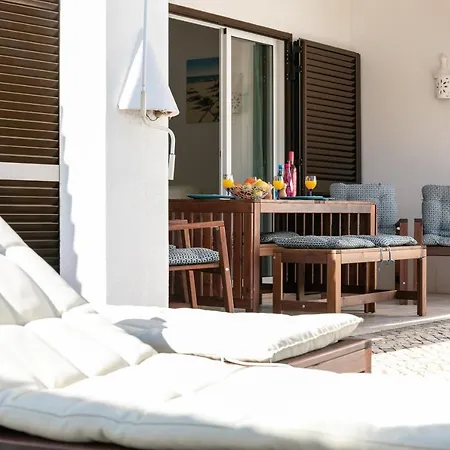 Modern Algarve With Heated Pool And Access Altura